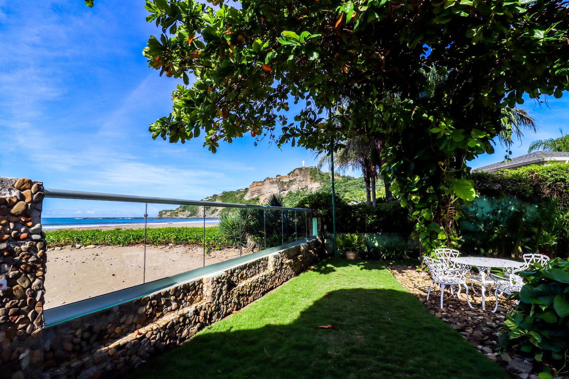 Casa marita beach wall garden