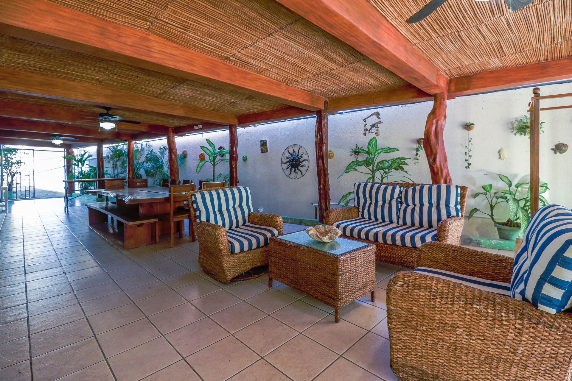 Casa marita covered terrace wicker lounge