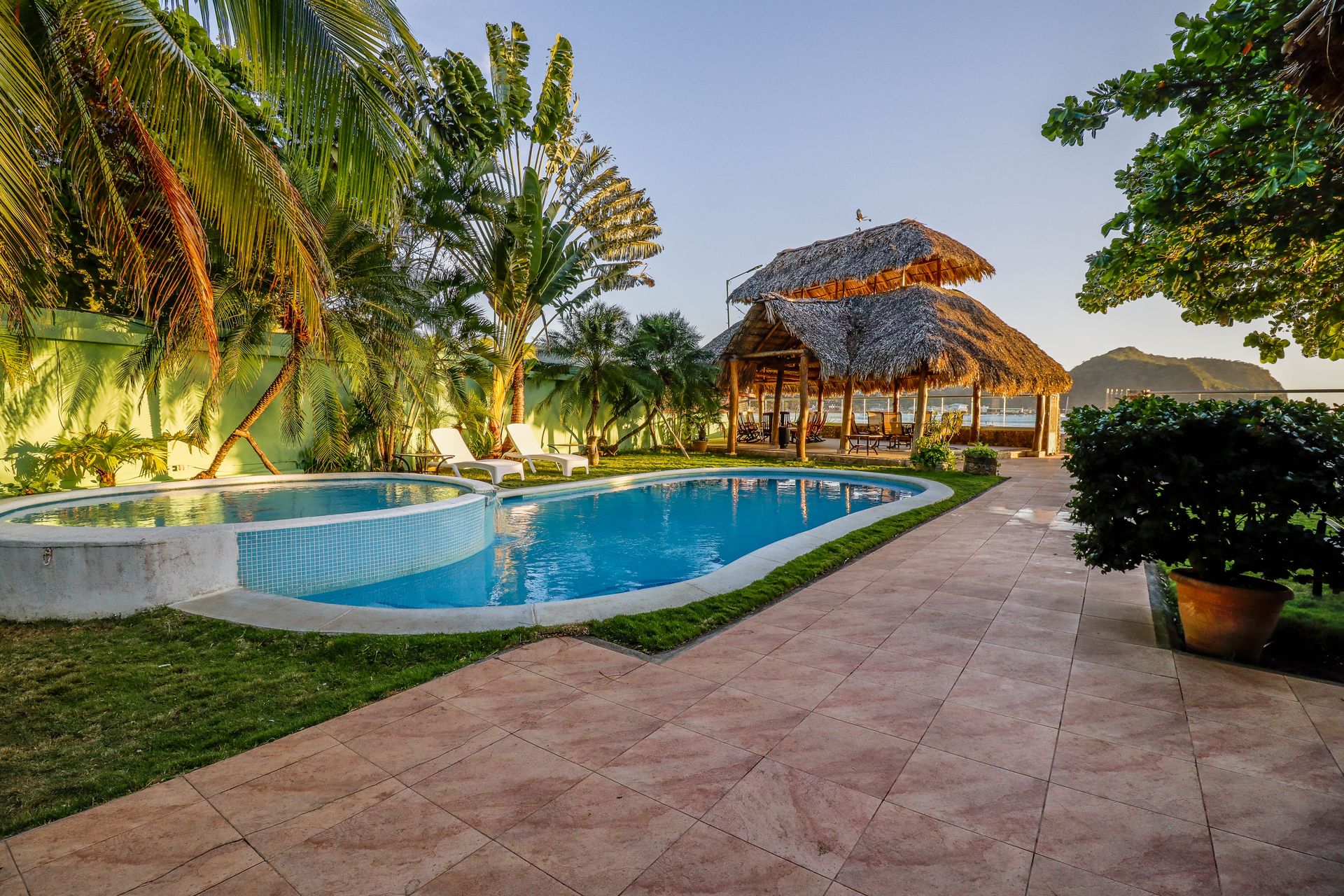 Casa marita pool sunset
